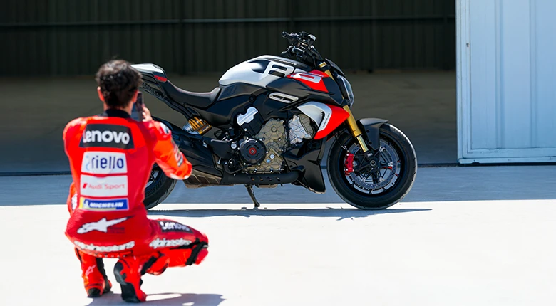 Diavel V4 RS