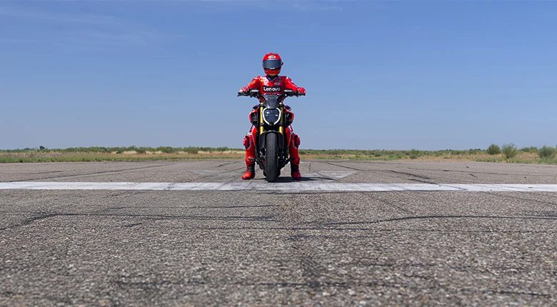 Diavel V4 RS