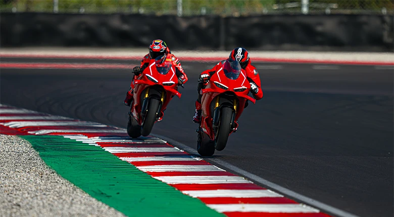 Panigale V4 R
