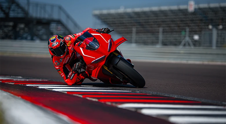 Panigale V4 R